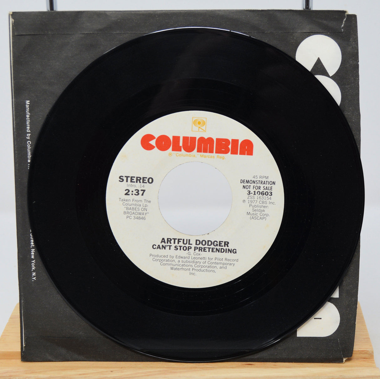 45rpm 7 inch vinyl record featuring Artful Dodger - Can't Stop Pretending