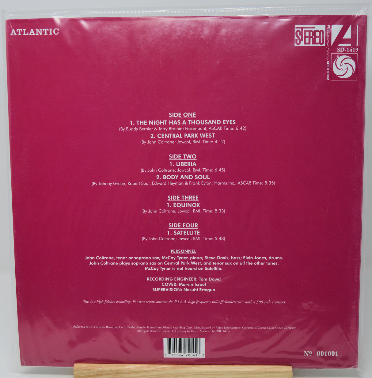 The back cover of a vinyl record sleeve for Atlantic's '2. Body and Soul' CD release, featuring a bright magenta-pink background with white text, a barcode, and the Atlantic Records logo.