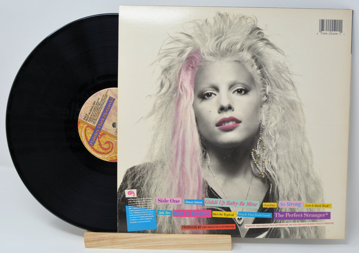 Dale - Riot In English