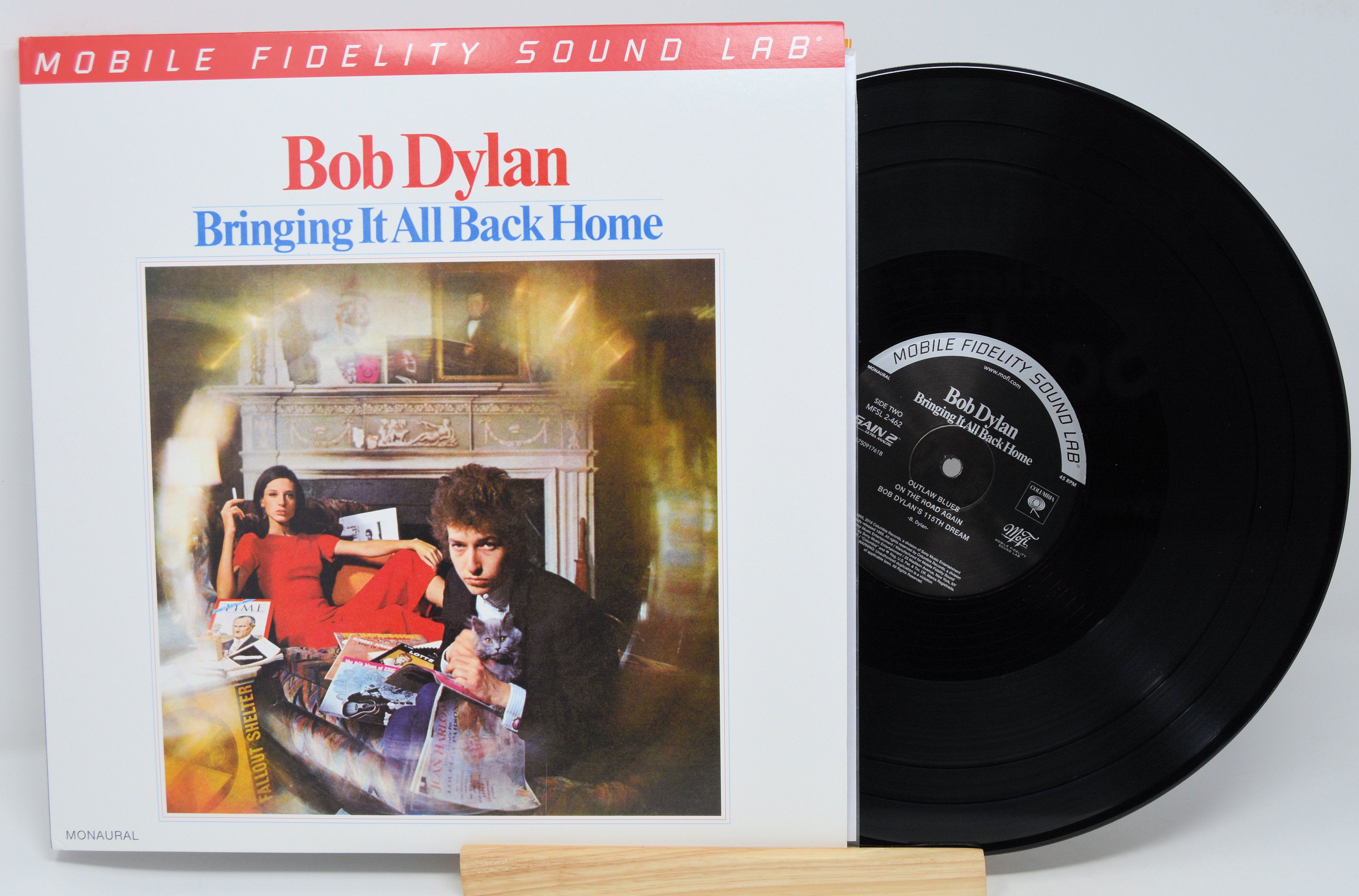 Dylan-Bob-Bringing-It-All-Back