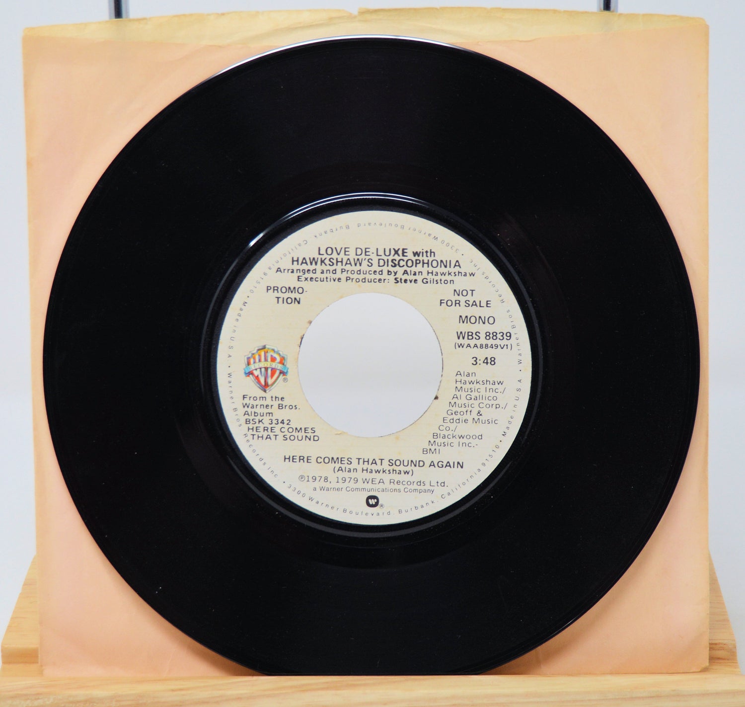 Love De-Luxe - Here Comes That Sound Again