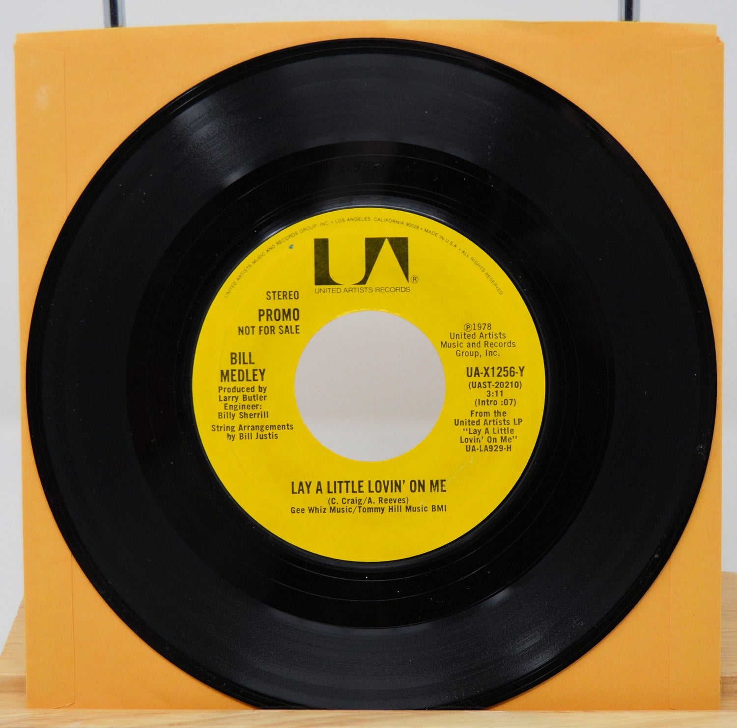 Medley, Bill - Lay A Little Lovin' On Me