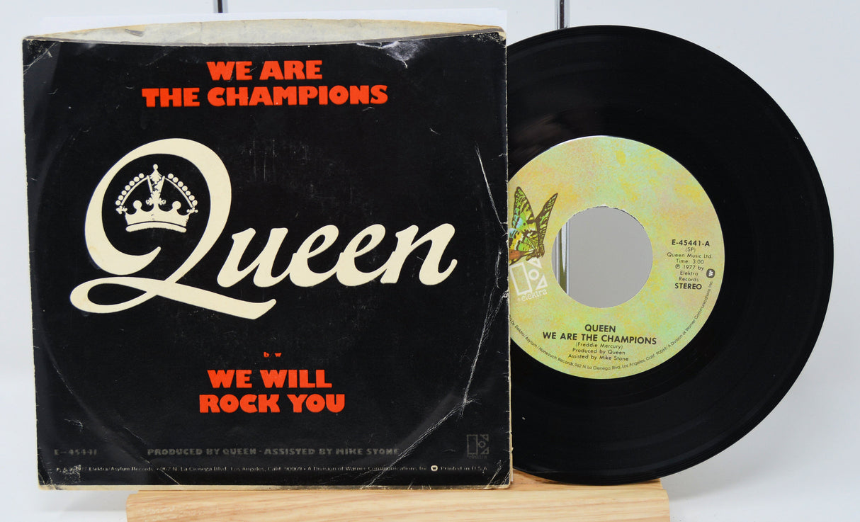 Queen - We Will Rock You / We Are The Champions