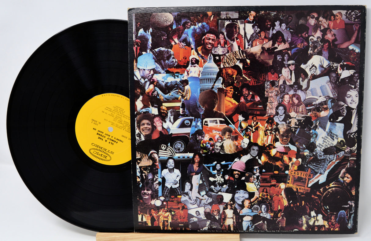 Sly & The Family Stone - There's A Riot Goin' On