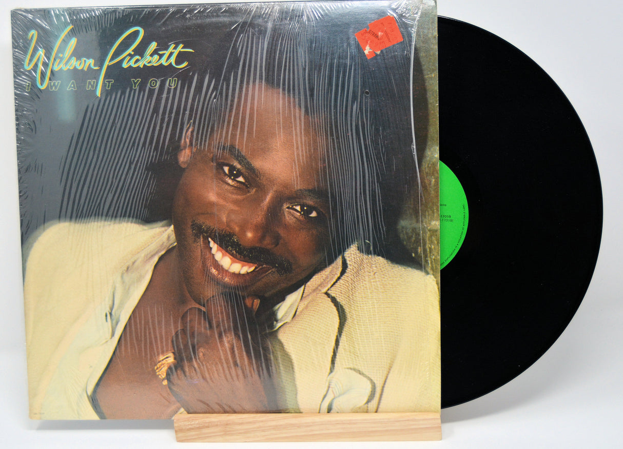 Front cover of Wilson Pickett 'I Want You' vinyl record featuring the artist smiling