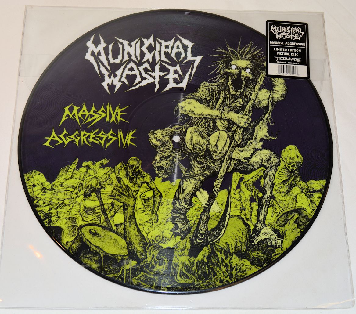 Municipal Waste - Massive Aggressive