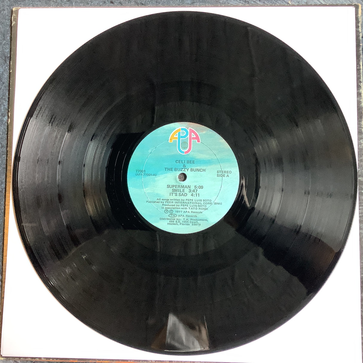 Celi Bee & The Buzzy Bunch - Celi Bee & The Buzzy Bunch