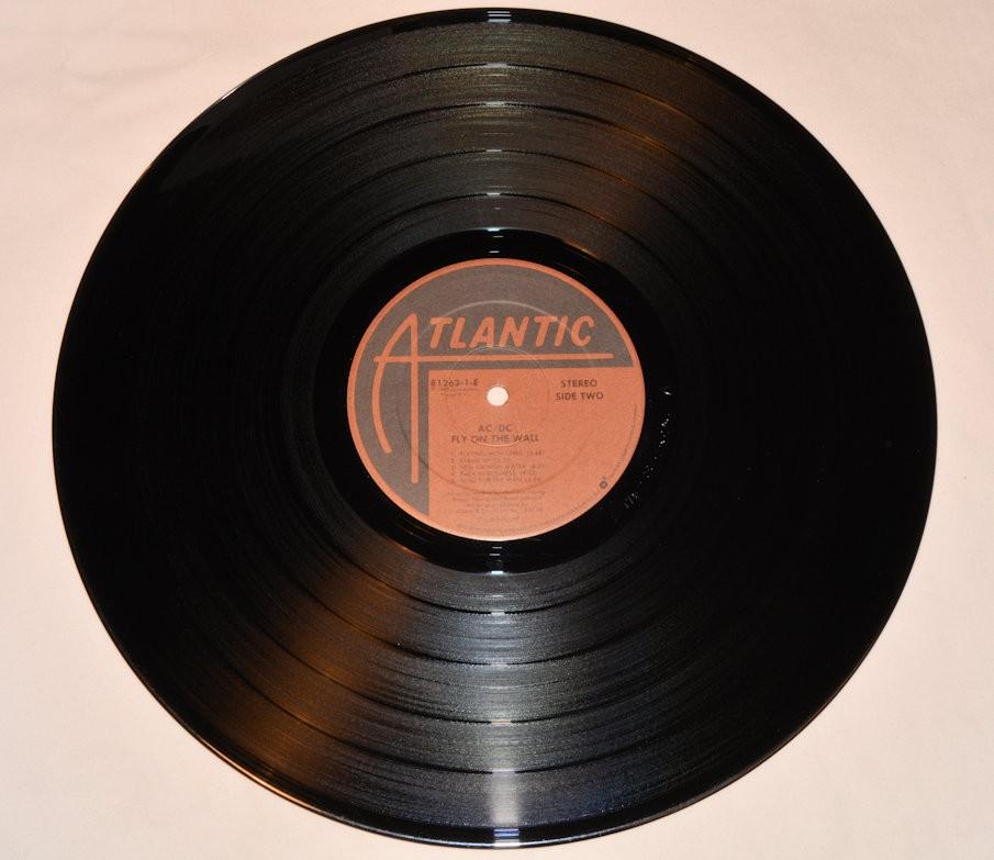 AC/DC - Fly On The Wall