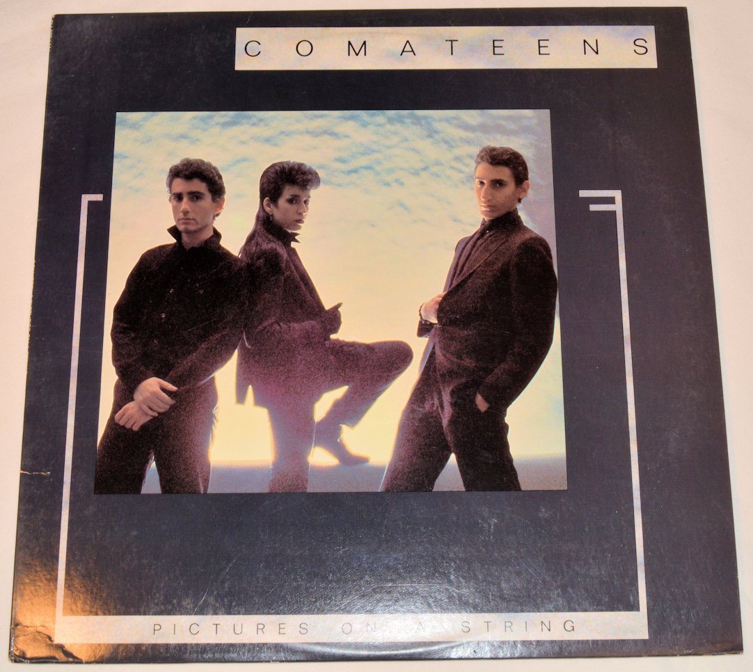 Comateens - Pictures On A String