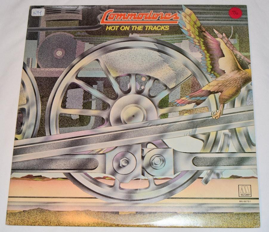 Commodores - Hot On The Tracks