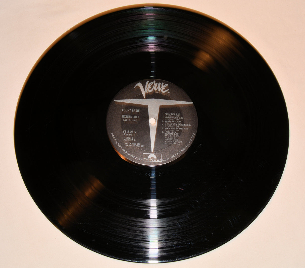 Basie, Count - Sixteen Men Swinging
