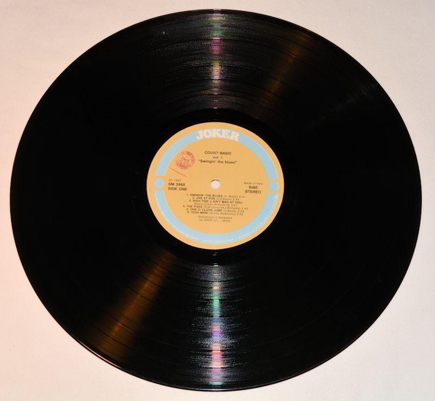 Basie, Count - Swingin The Blues