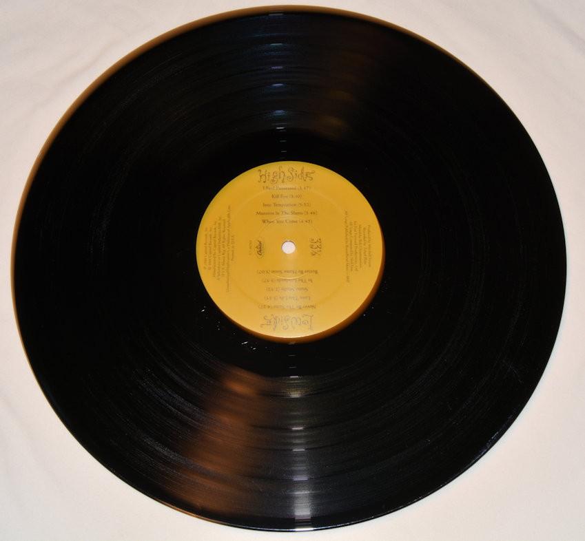 Crowded House - Temple Of Low Men