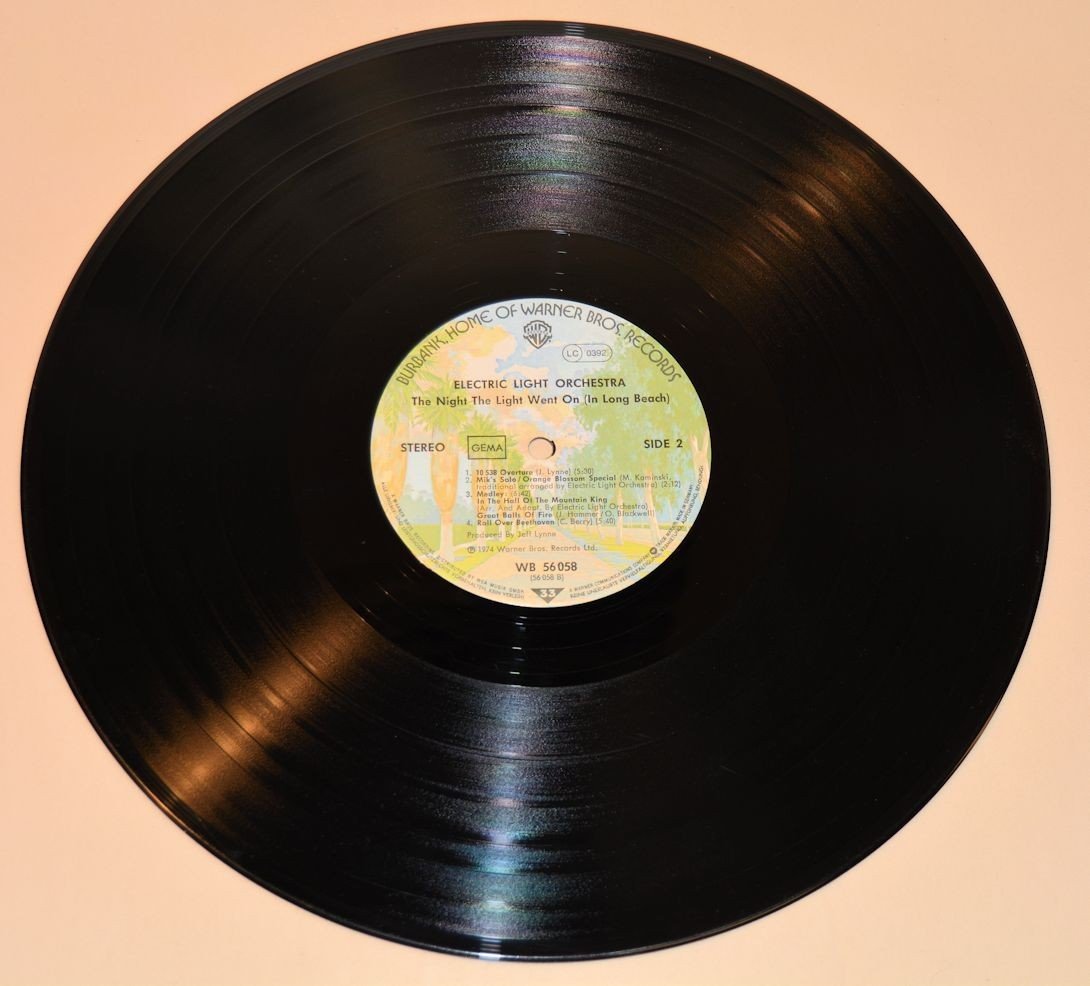 Electric Light Orchestra - Lights On Long Beach