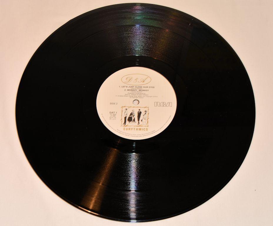 Eurythmics - Love Is A Stranger