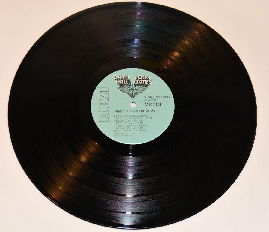 Hall & Oates - Bigger Than Both Of Us