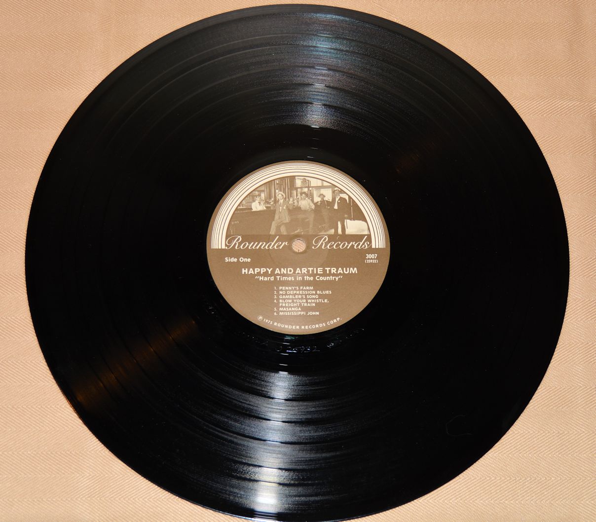 Traum, Happy & Artie - Hard Times In The Country