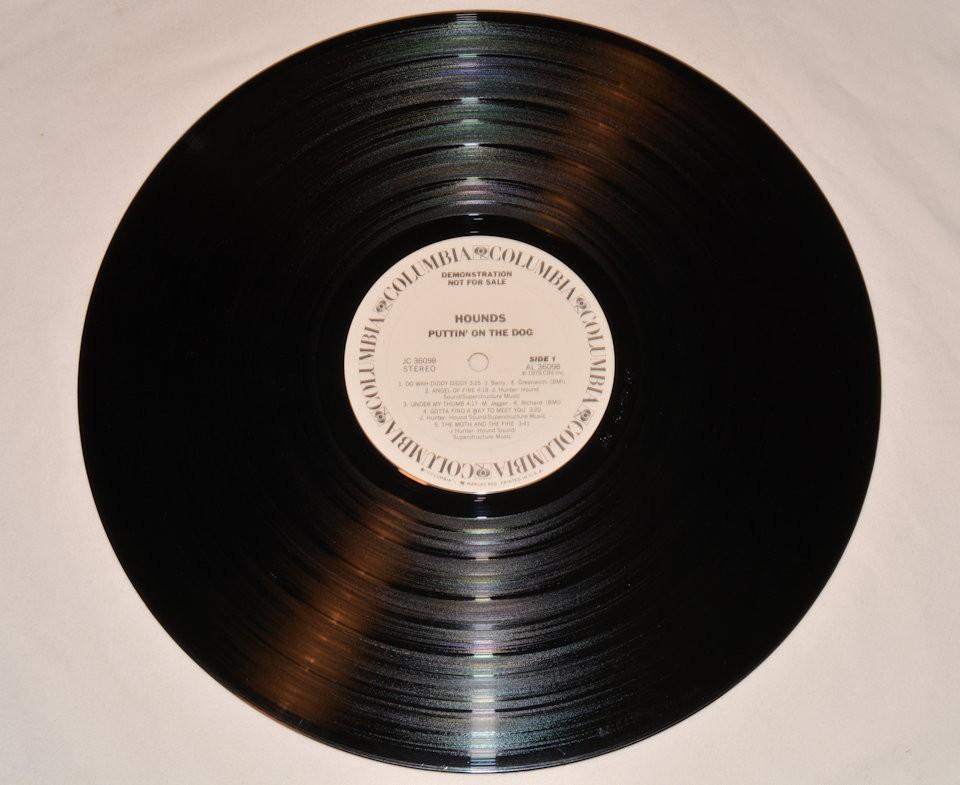 Hounds - Puttin On The Dog