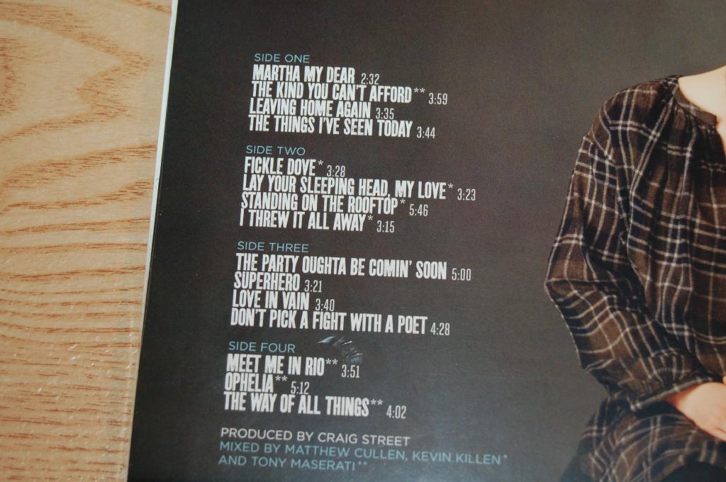 Peyroux, Madeleine - Stanging On Rooftop