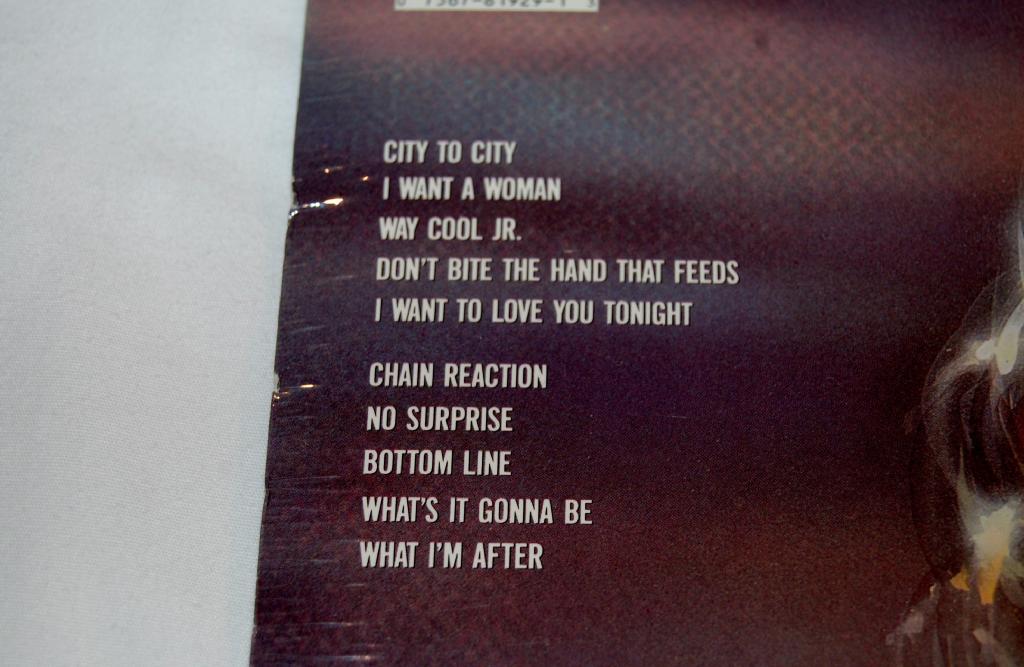 Ratt - Reach For The Sky