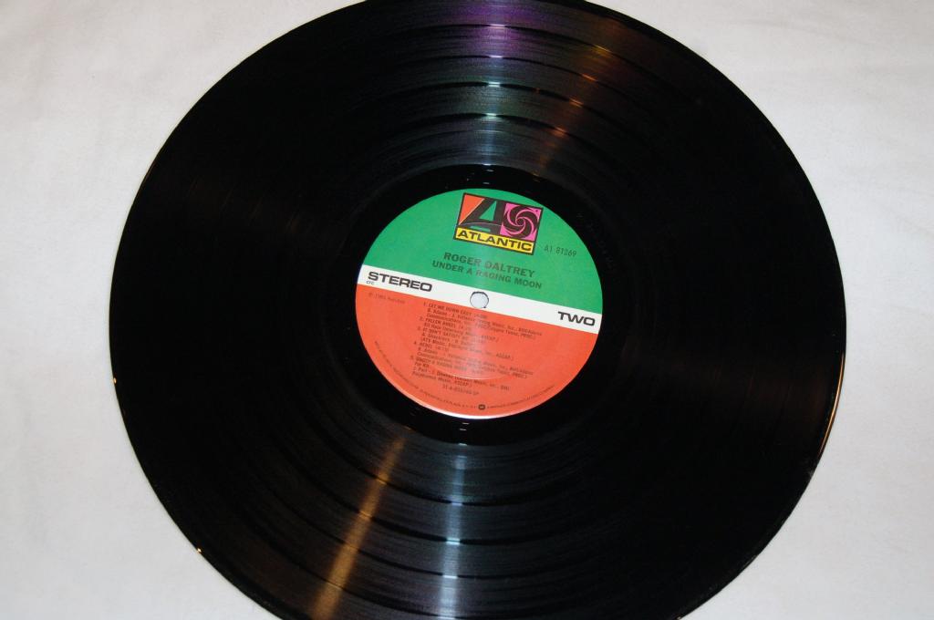 Daltrey, Roger - Under A Raging Moon