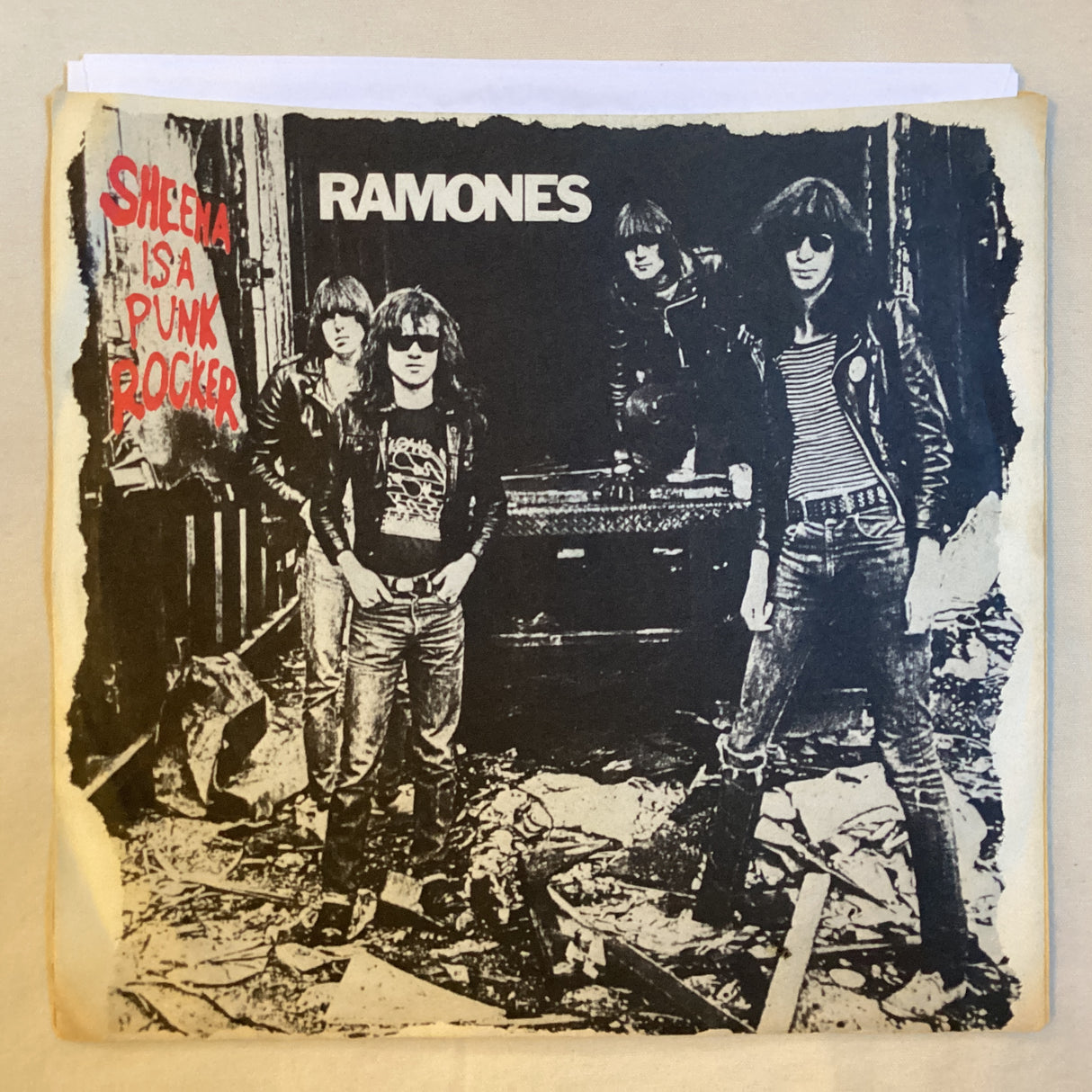 Ramones - Sheena Is A Punk Rocker