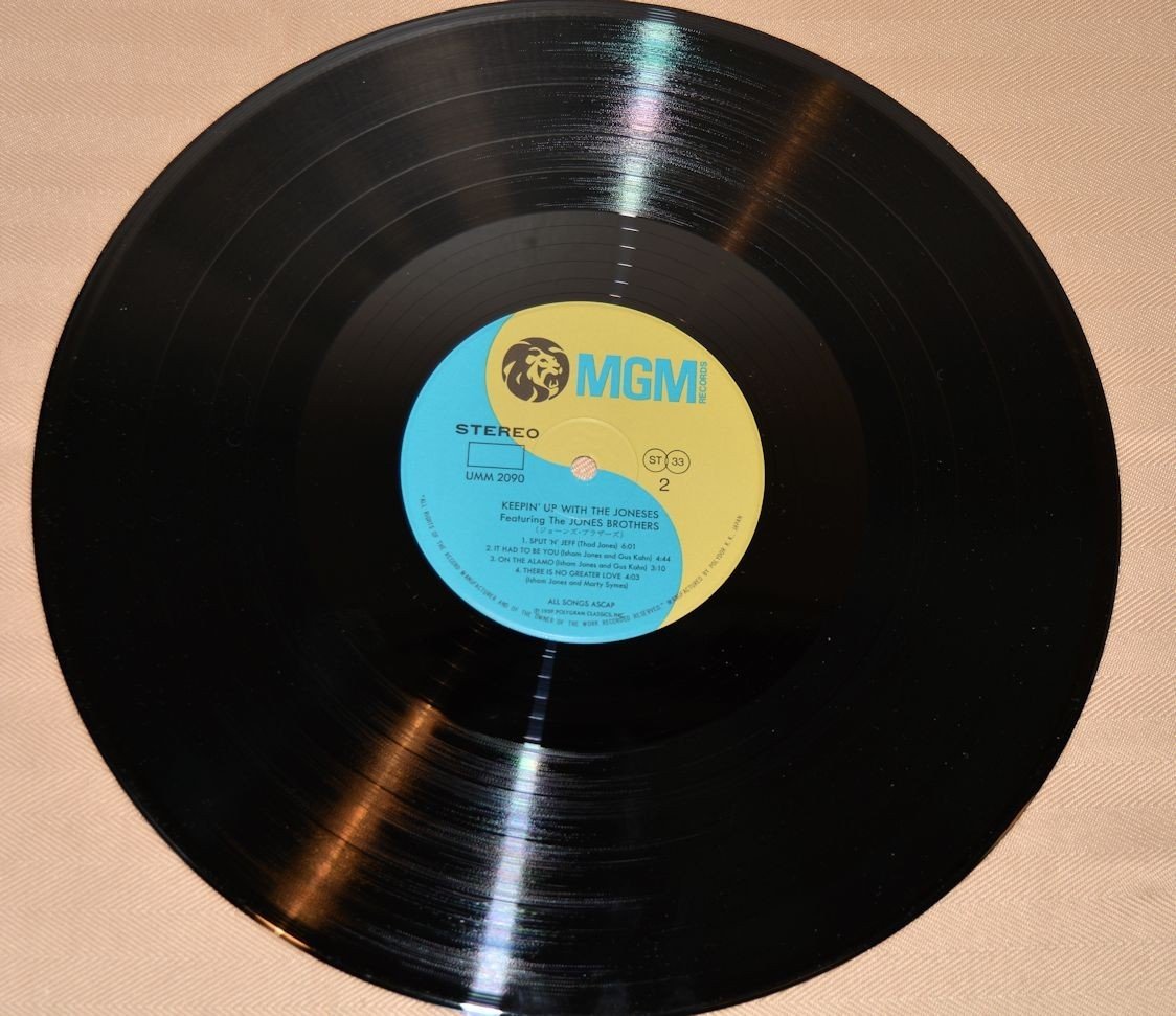 Jones Brothers, The - Keepin Up With The Joneses