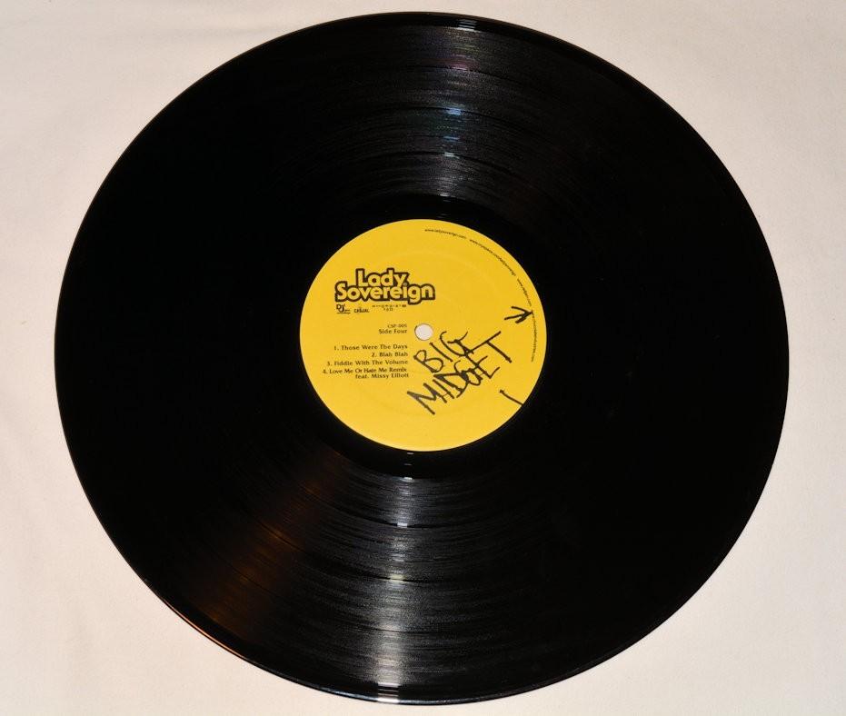 Lady Sovereign - Public Warning