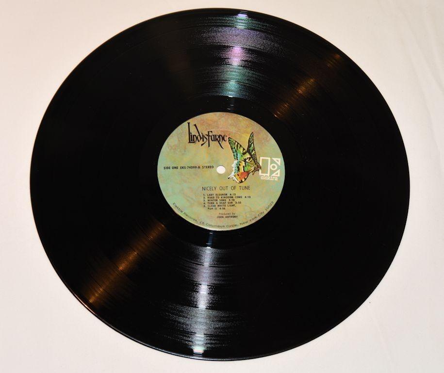 Lindis Farne - Nicely Out Of Tune