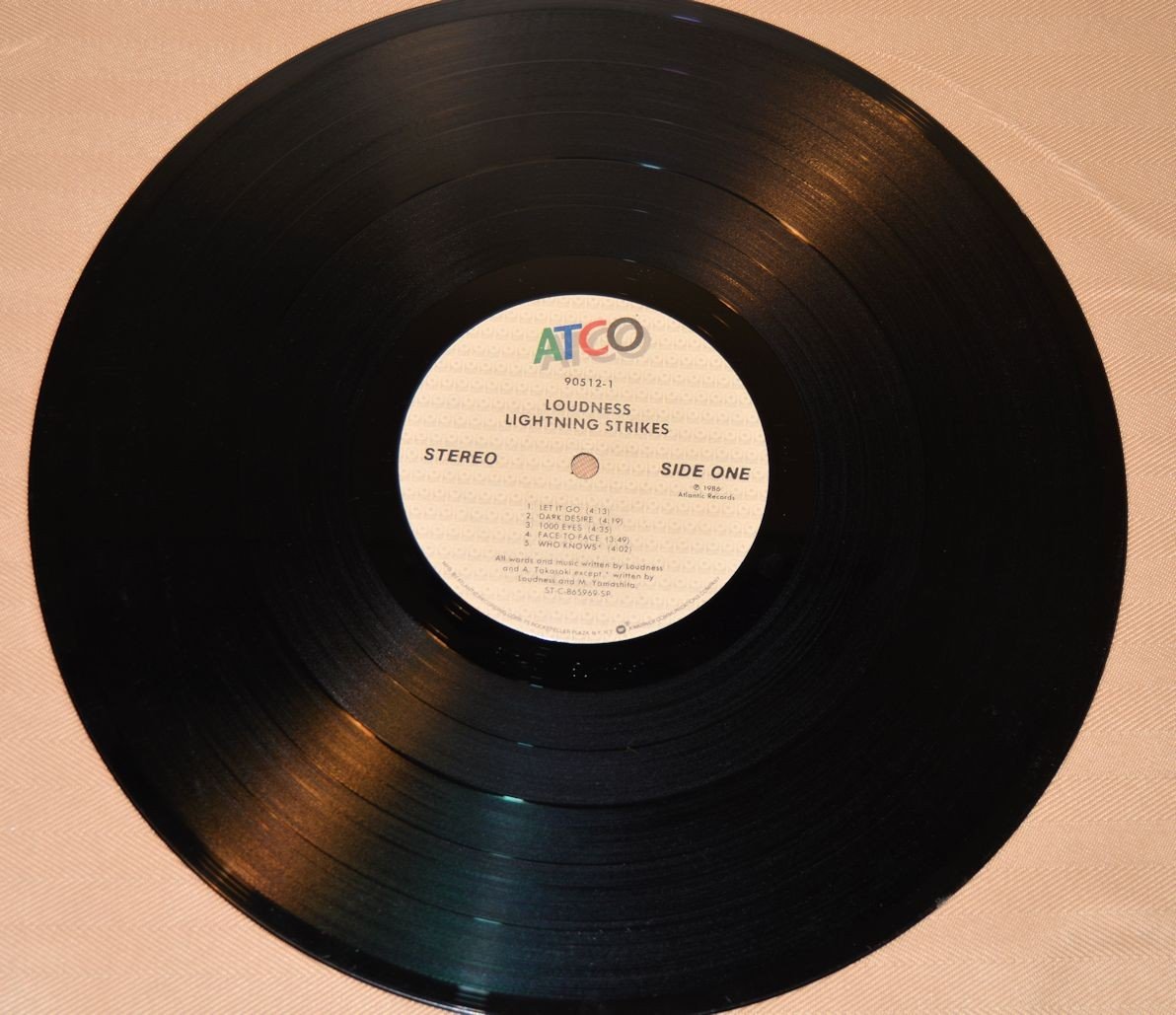 Loudness - Lightning Strikes