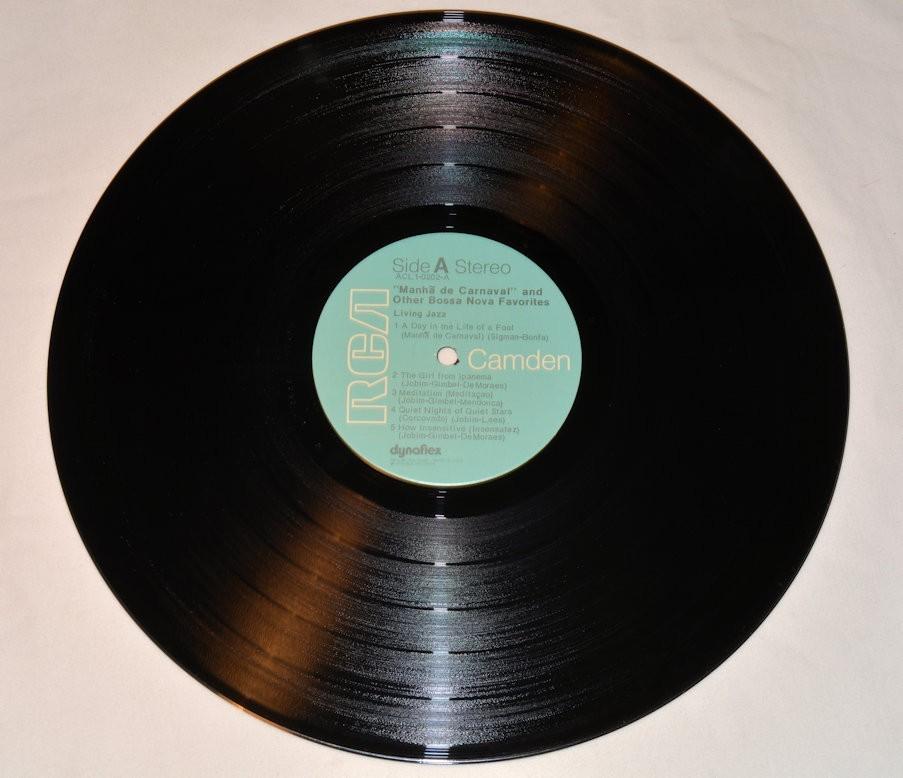 Living Jazz - Manha De Carnaval