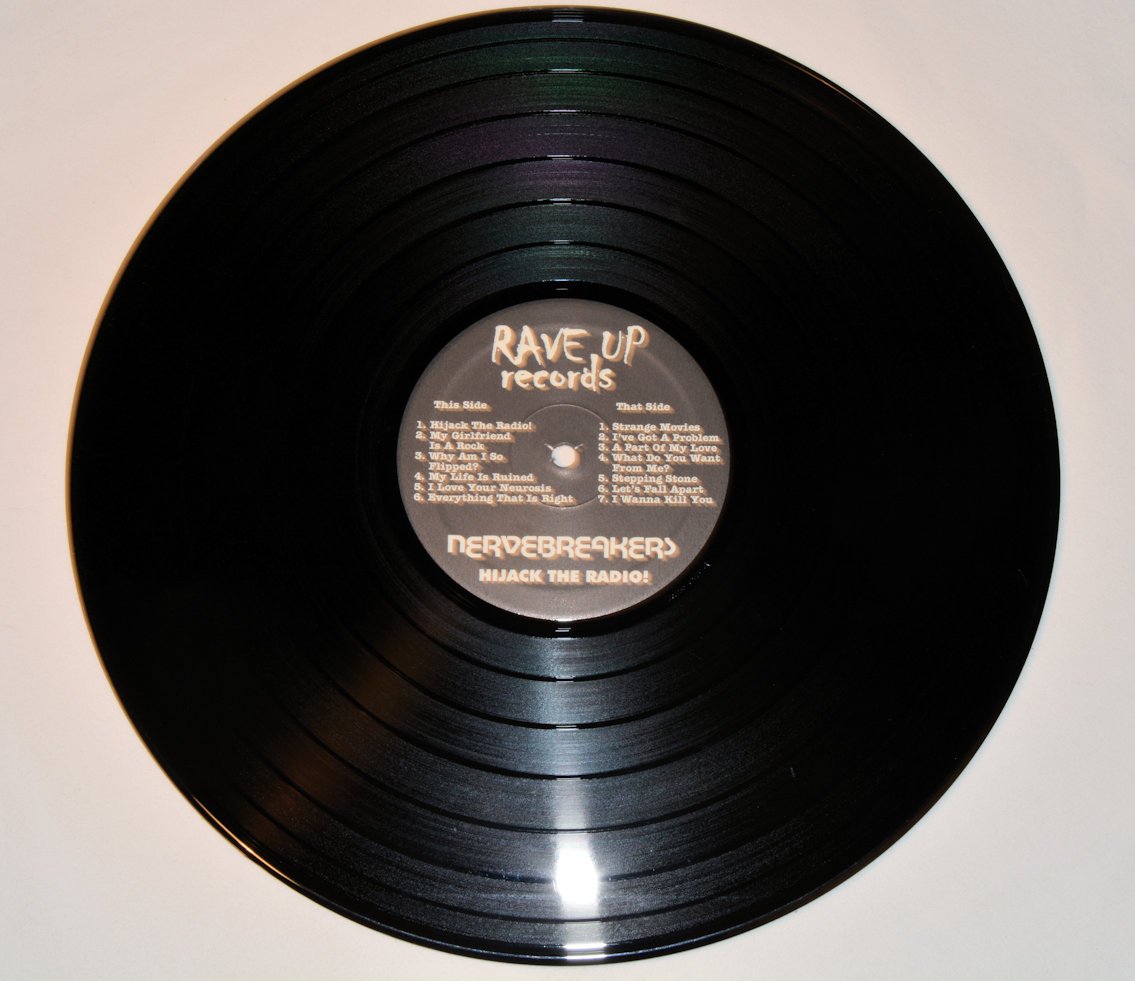 Nervebreakers - Hijack The Radio!