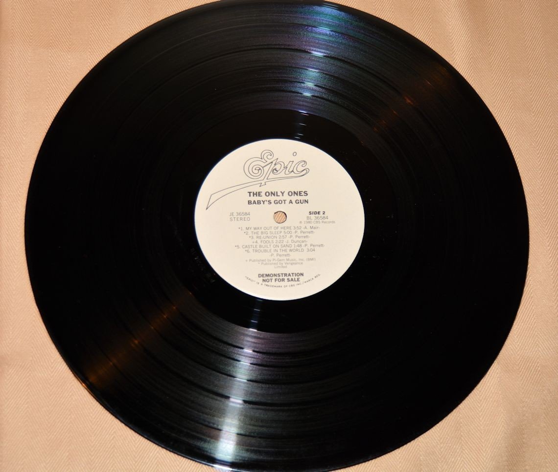 Only Ones, The - Baby's Got A Gun