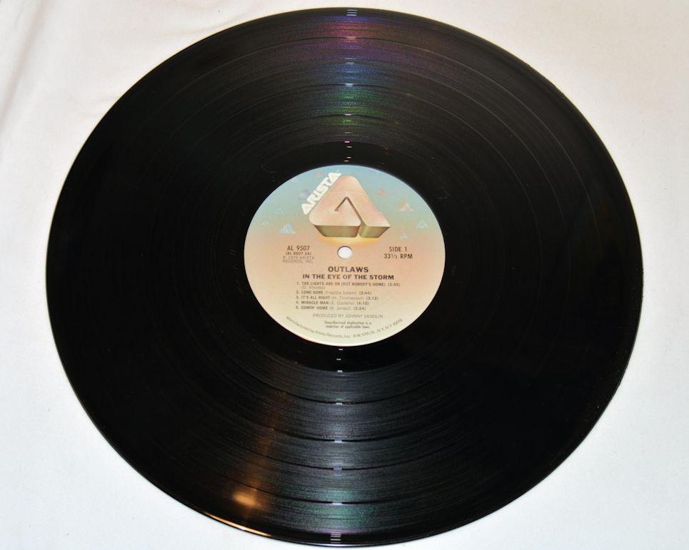 Outlaws - Eye Of The Storm