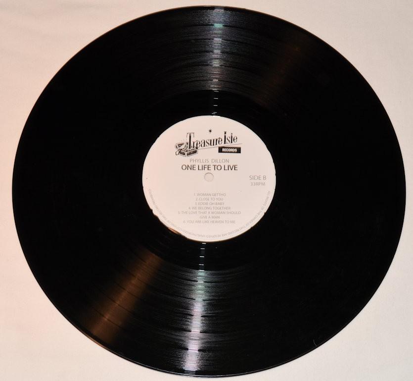 Dillon, Phylis - One Life To Live