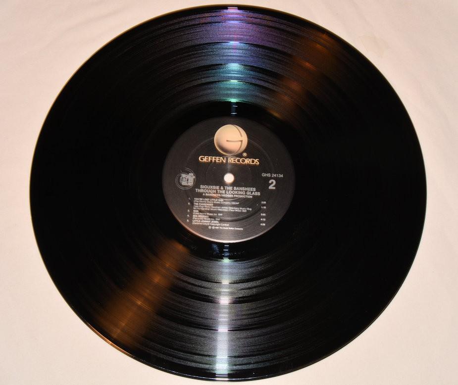 Siouxsie & The Banshees - Through The Looking Glass