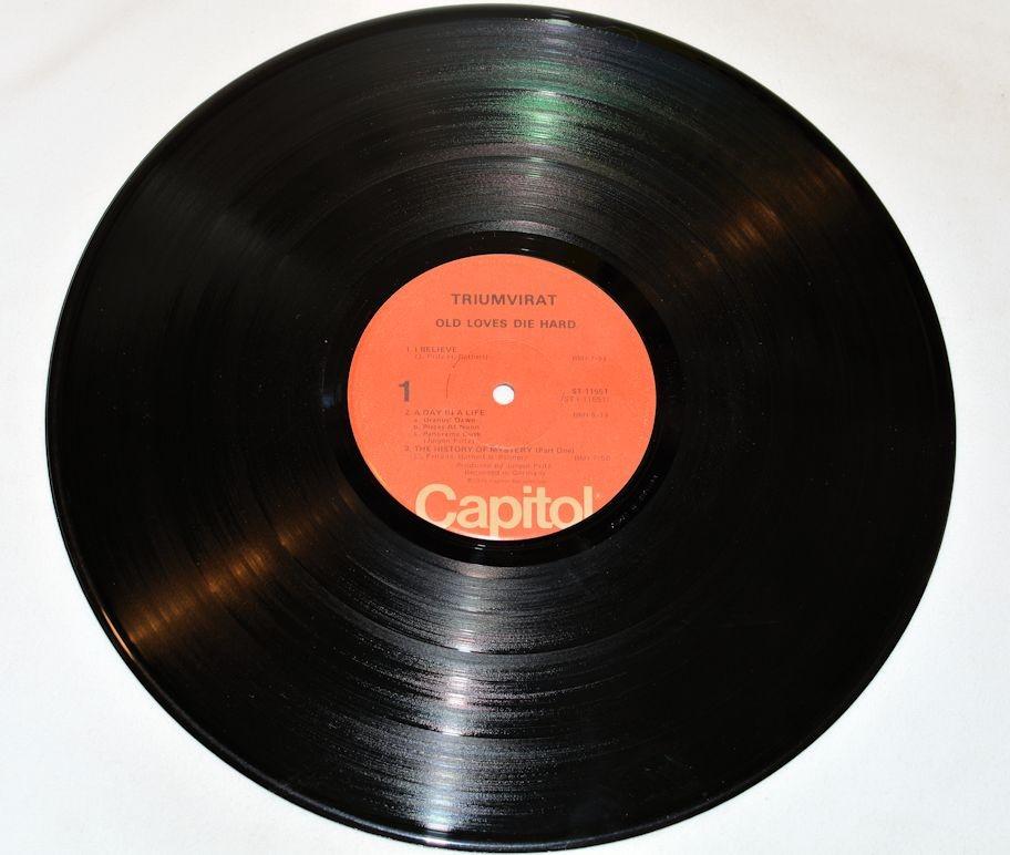 Triumvirat - Old Loves Die Hard