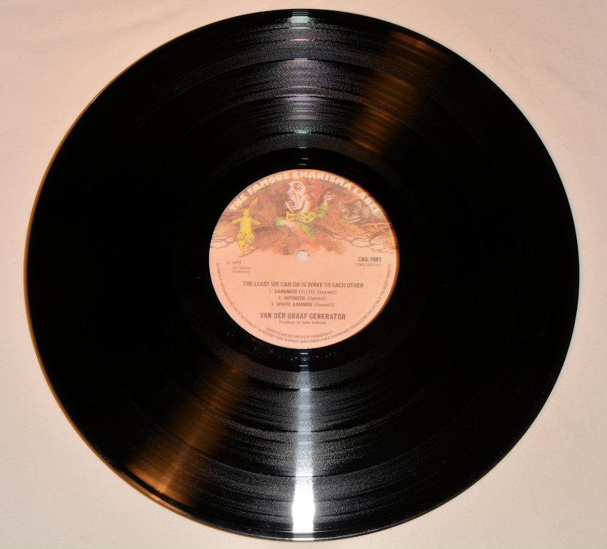 Van Der Graaf Generator - Least We Can Do Is Wave To Each Other