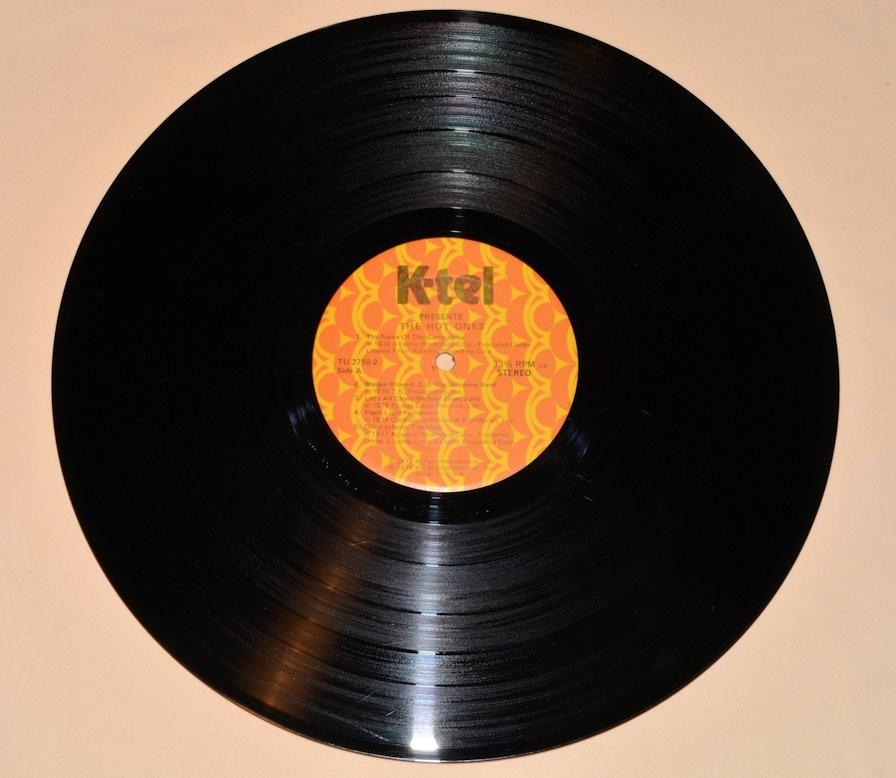 Various - The Hot Ones