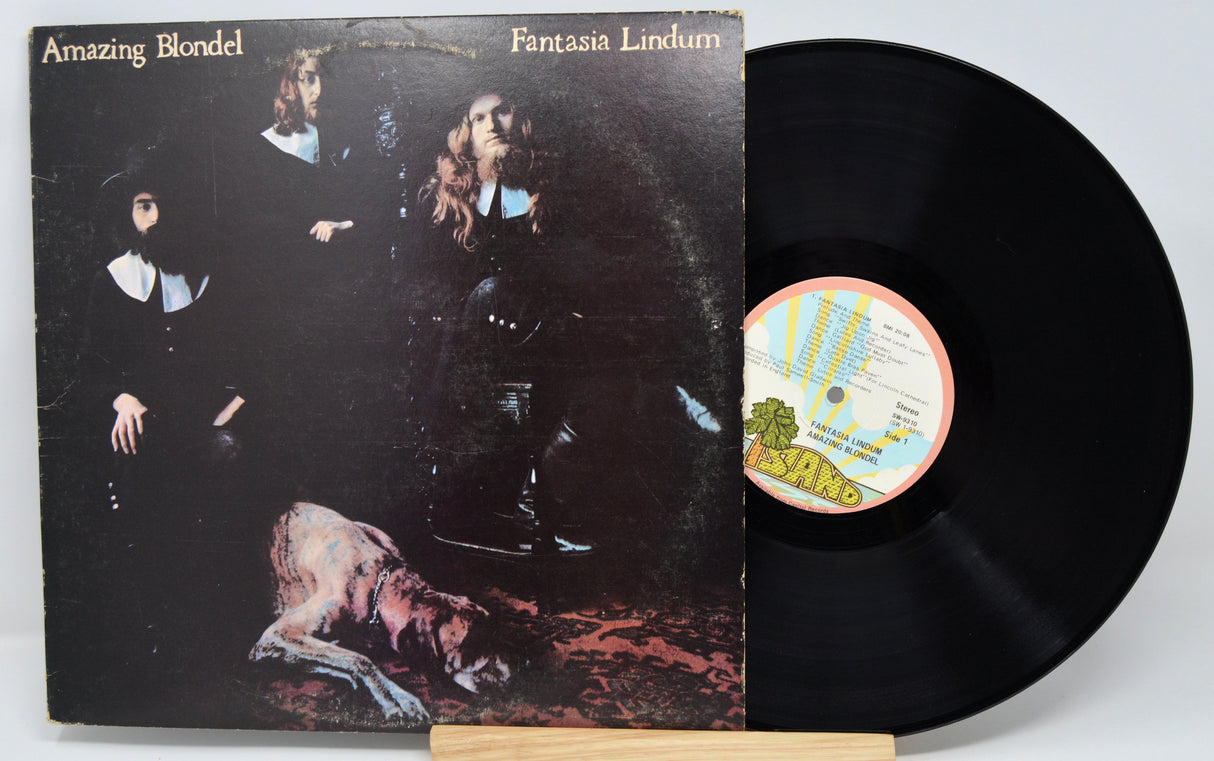 Vinyl record with cover featuring 'Amazing Blondel' and 'Fantasia Lindum'