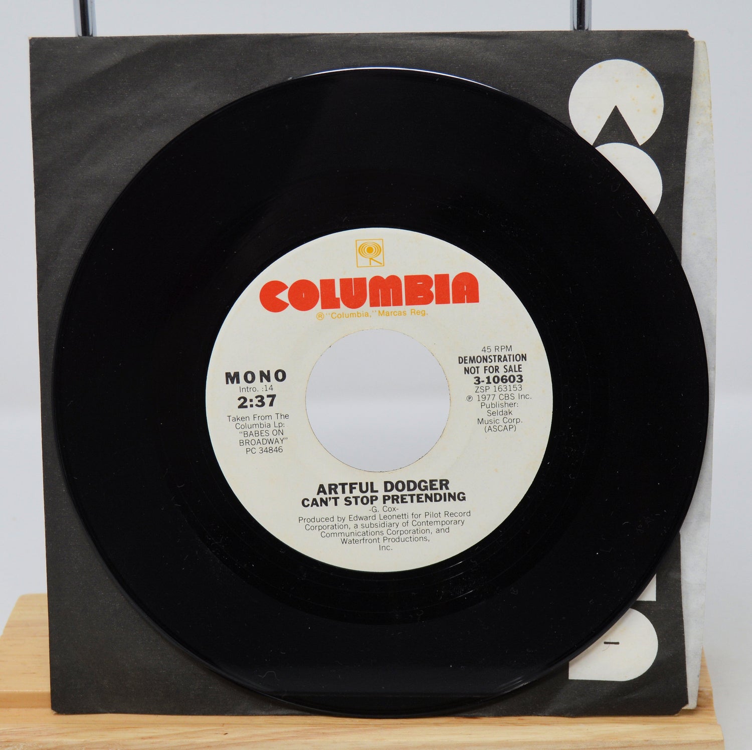 45rpm 7 inch vinyl record featuring Artful Dodger - Can't Stop Pretending