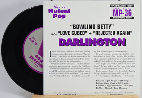 Back cover of Darlington – Bowling Betty 7-inch vinyl with track info and story