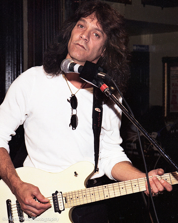 Van Halen, Eddie - Photo 2