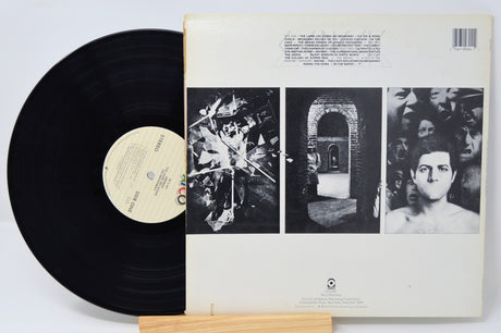 Genesis - The Lamb Lies Down On Broadway