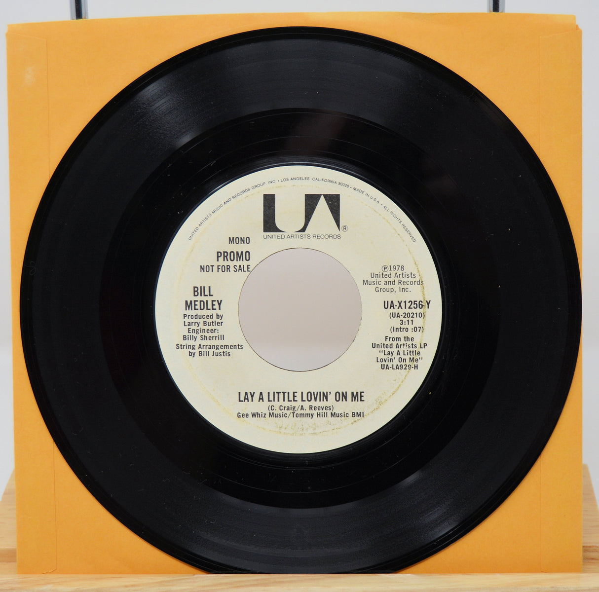 Medley, Bill - Lay A Little Lovin' On Me