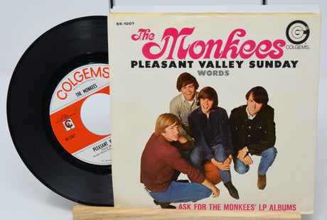 Monkees - Pleasant Valley Sunday / Words