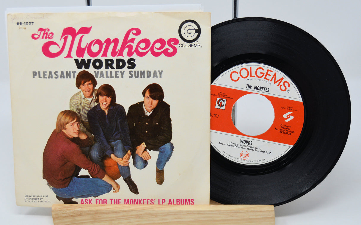 Monkees - Pleasant Valley Sunday / Words