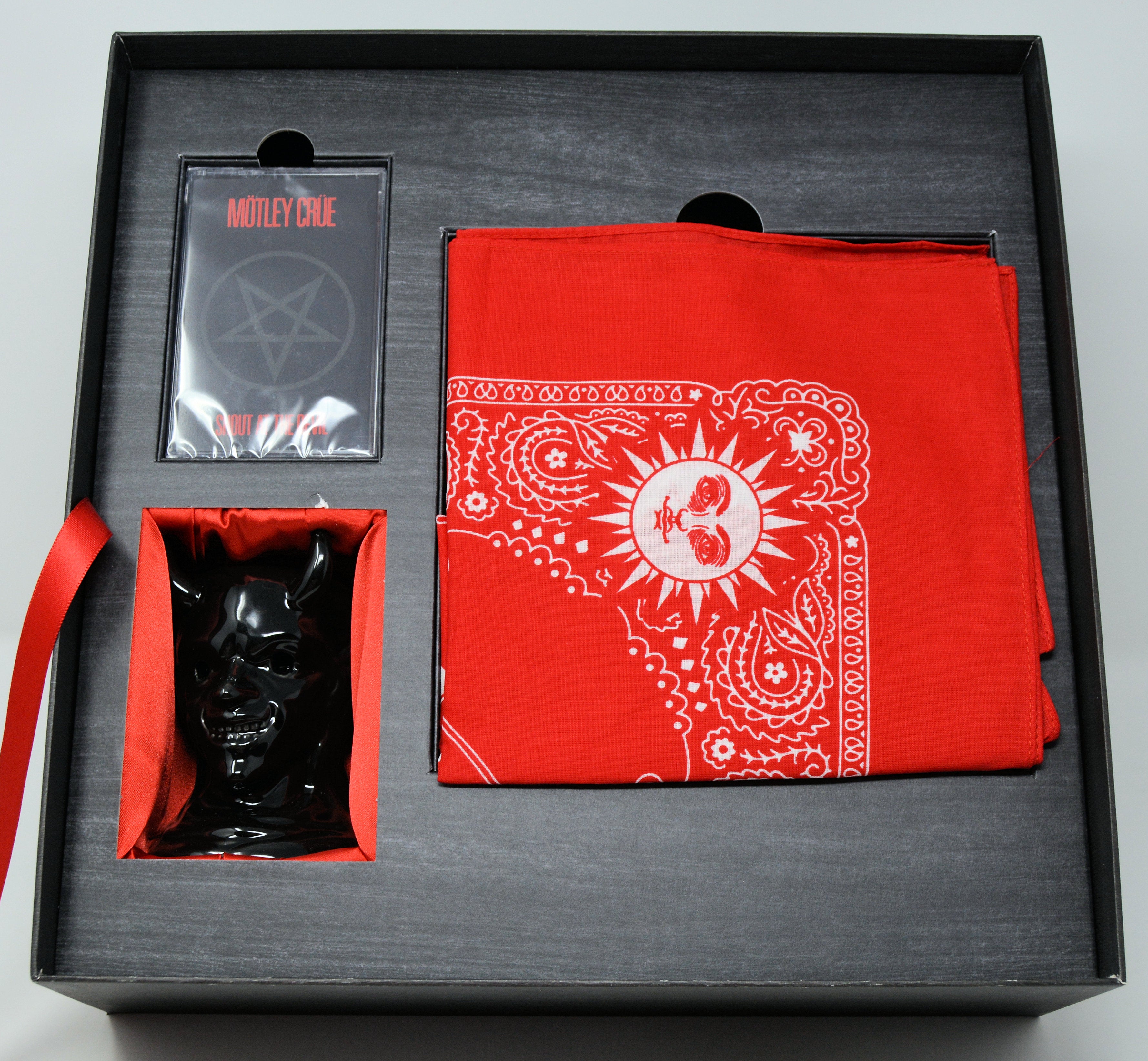 【8\" single】Crowley / The Scream Of Death Deadly Evil - on the ZX Spectrum 128K !! with Commentary - YouTube