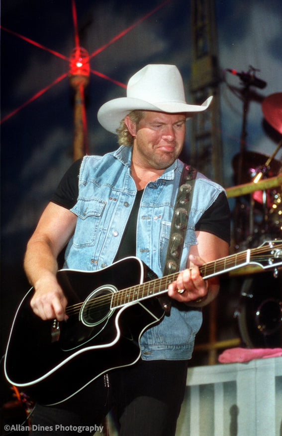 Keith, Toby - Photo – Joe's Albums