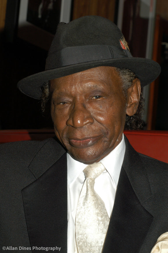 Weepin' Willie - Photo